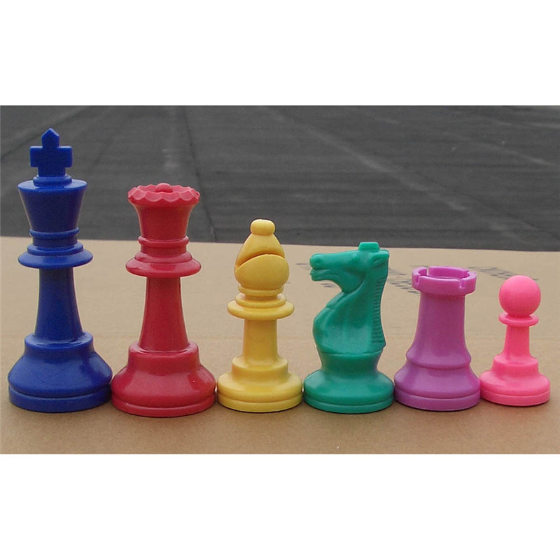 Board Game Queen - الملونة البلاستيك الشطرنج قطع 17 قطعة