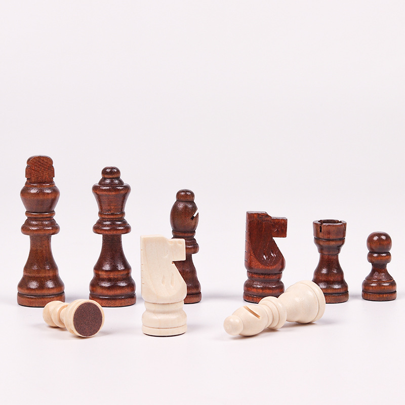 مجموعة كاملة من قطع الشطرنج ال - مراجعة Board Game Queen وسعره